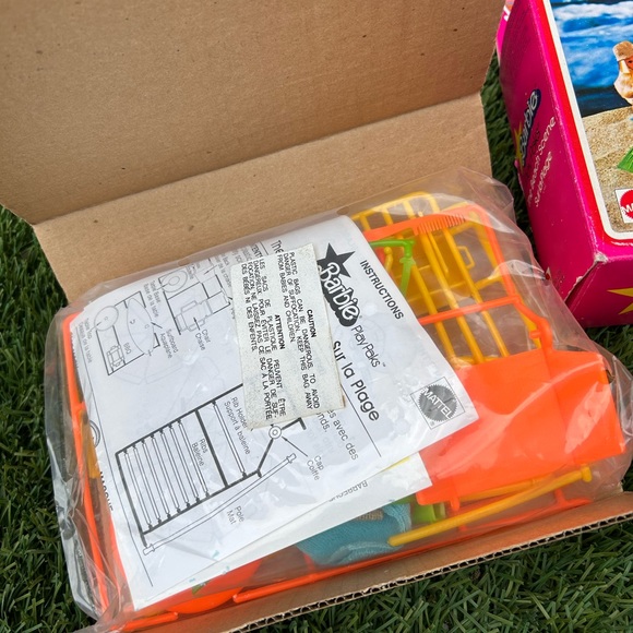 VINTAGE UNOPENED BARBIE play sets circa 1978 and 1982 - Picture 11 of 13